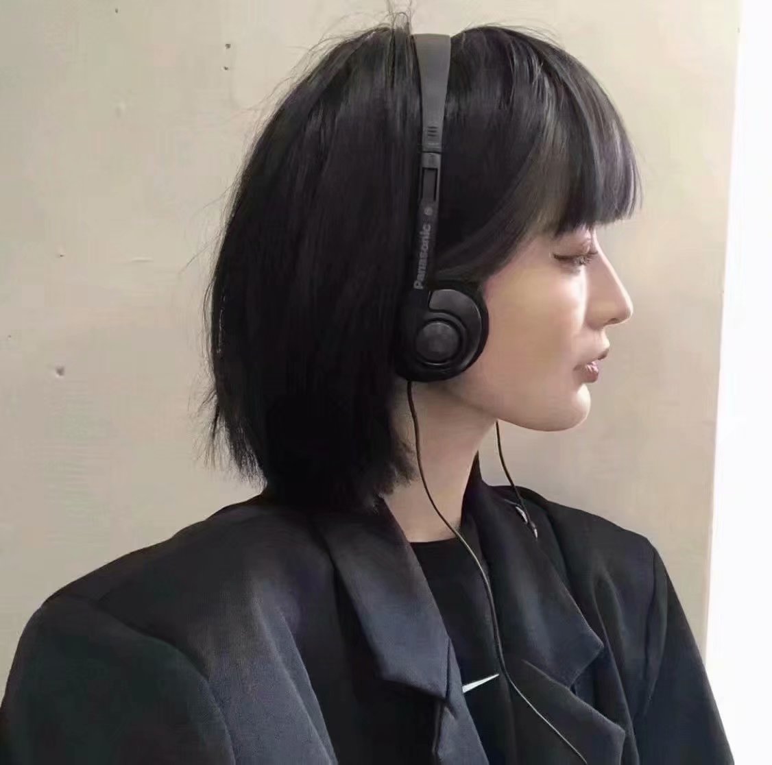 0615 偏酷女孩头像
