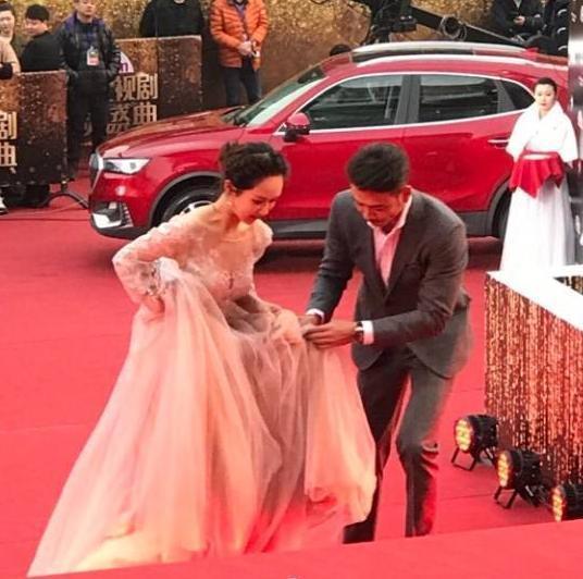 杨紫这次真的成仙了 透视装前凸后翘