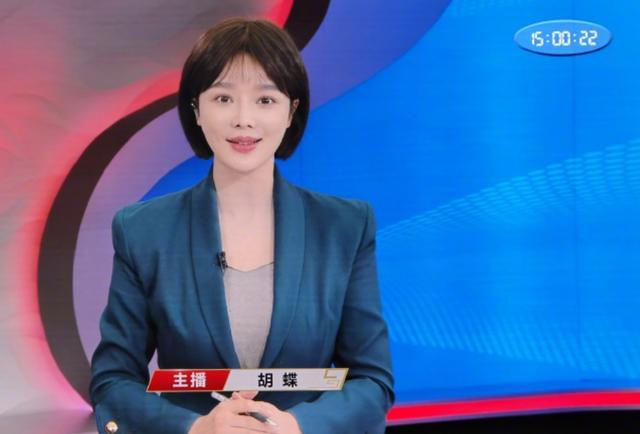 央视主持胡蝶罕晒五岁帅儿子!与大12岁老公庆祝结婚周年,太恩爱