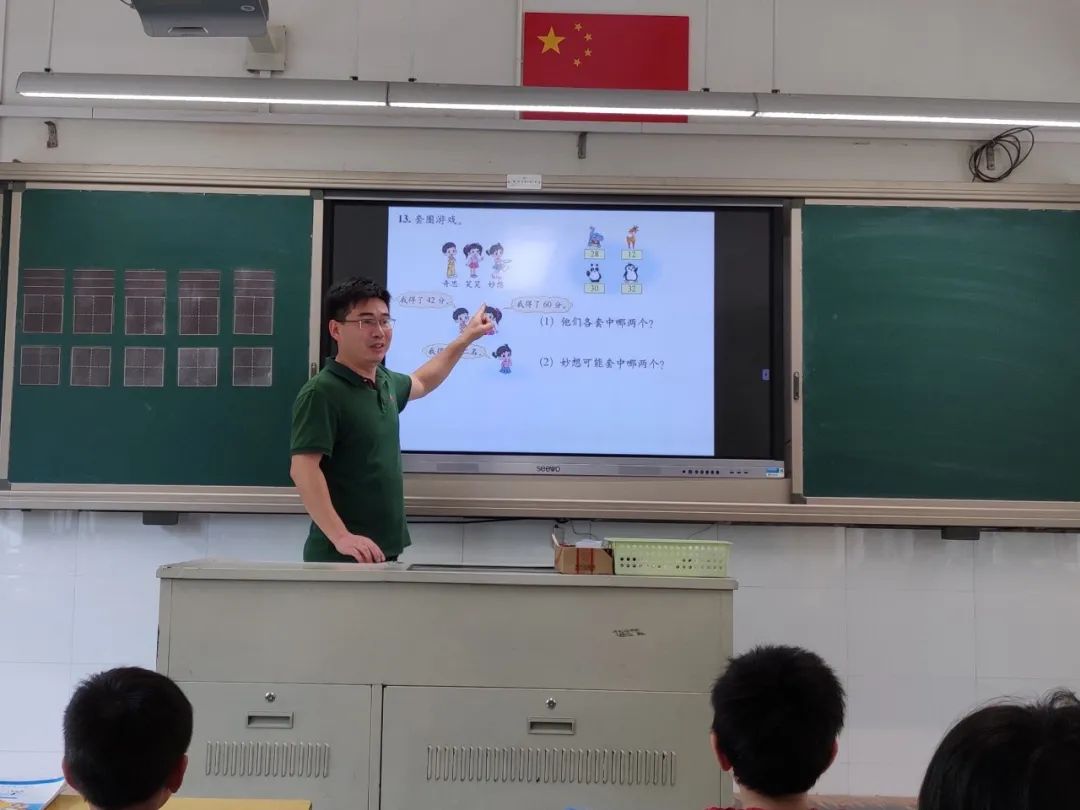 兰花小学是兰溪首次用市花"兰花"命名的一所小学.