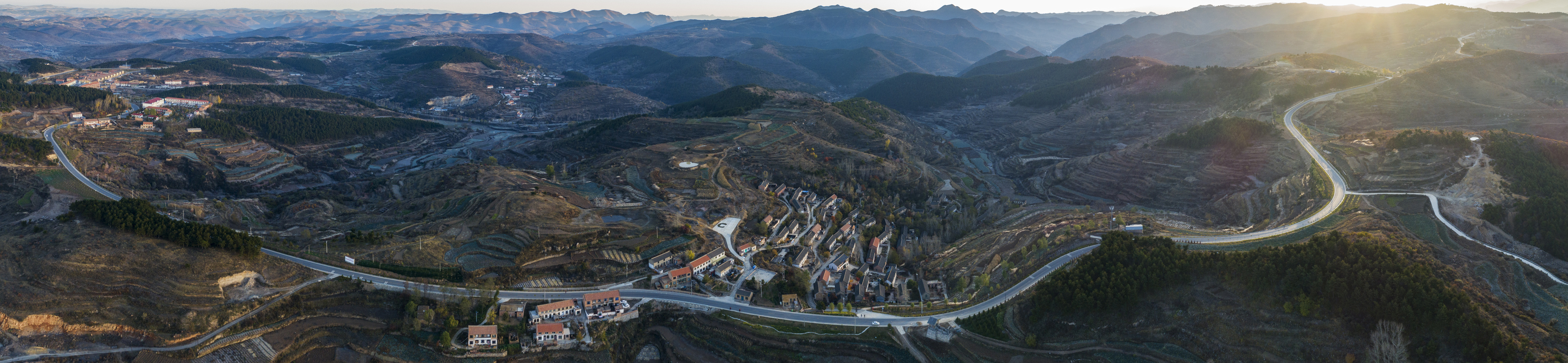 山西陵川县高质量快速度推进太行一号国家风景道建设