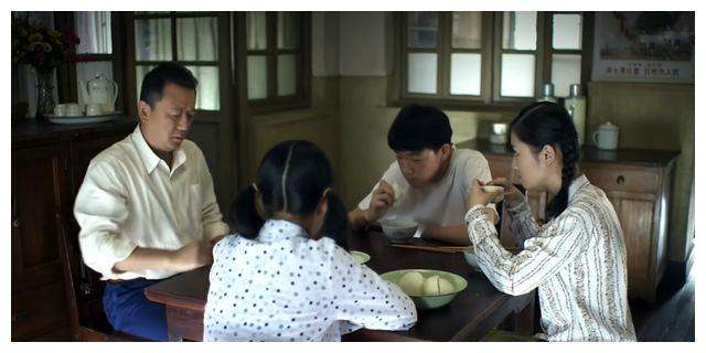 《父母爱情》"中国式父亲"江德福:对儿子是严父,对女儿是纸老虎