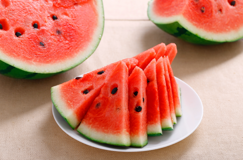 一个西瓜的热量等于8碗米饭?糖尿病人夏天可以愉快的吃瓜吗?