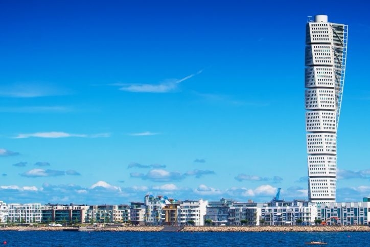 瑞典马尔默旋转大厦  这座摩天大楼是瑞典最高的住宅建筑,从下到上