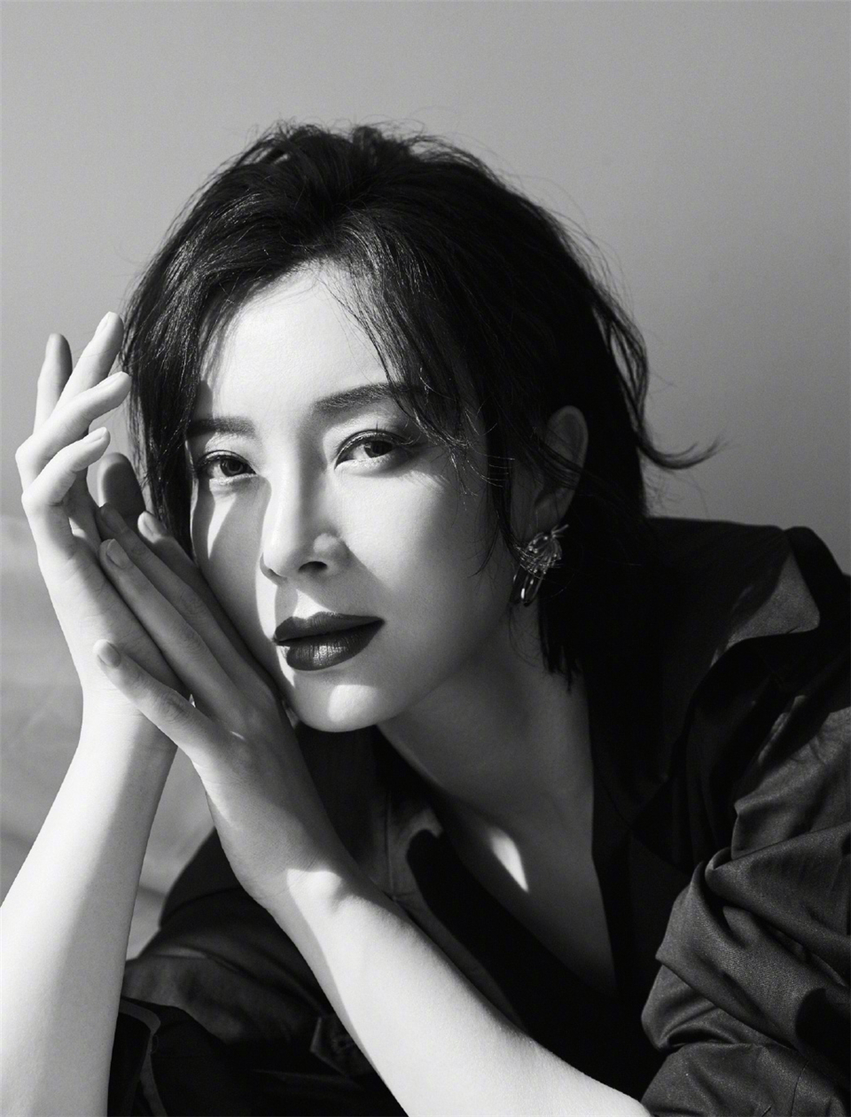 端庄迷人气质内地影视演员美女明星陈数时尚优雅写真