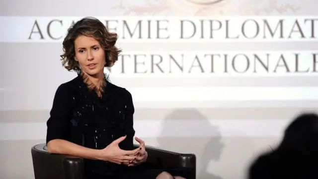 周三首次制裁了叙利亚总统巴沙尔的妻子阿斯玛阿萨德(asma al-assad)
