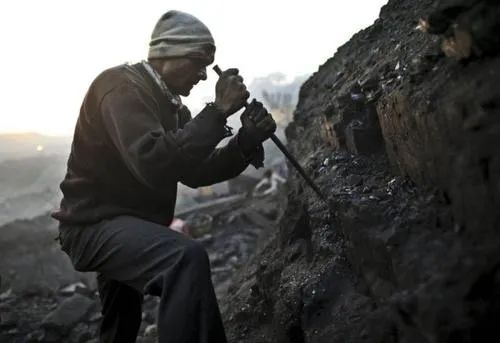 印度称将全面开放煤炭和采矿业