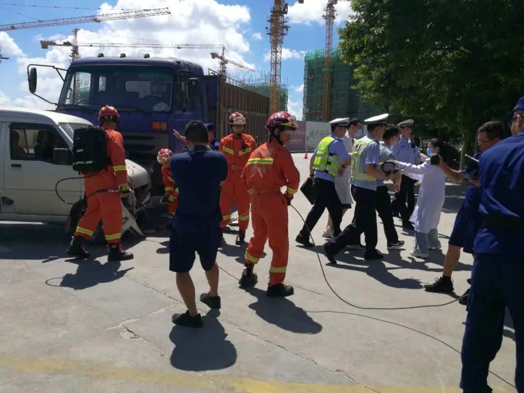潮安交警组织开展道路交通事故救援应急演练
