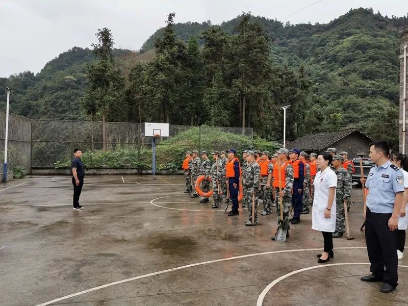 向家坝镇开展2020年度防汛抢险应急演练