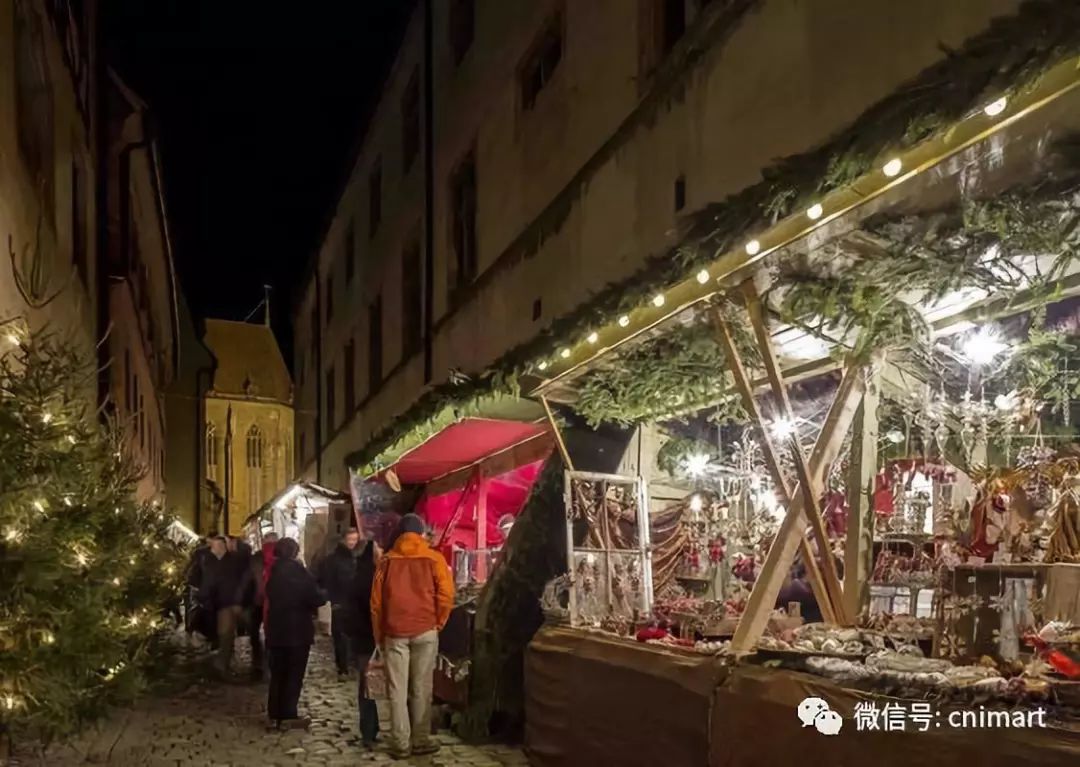 每年一度,陶贝尔(rothenburg ob der tauber)这个中世纪小镇都会变成