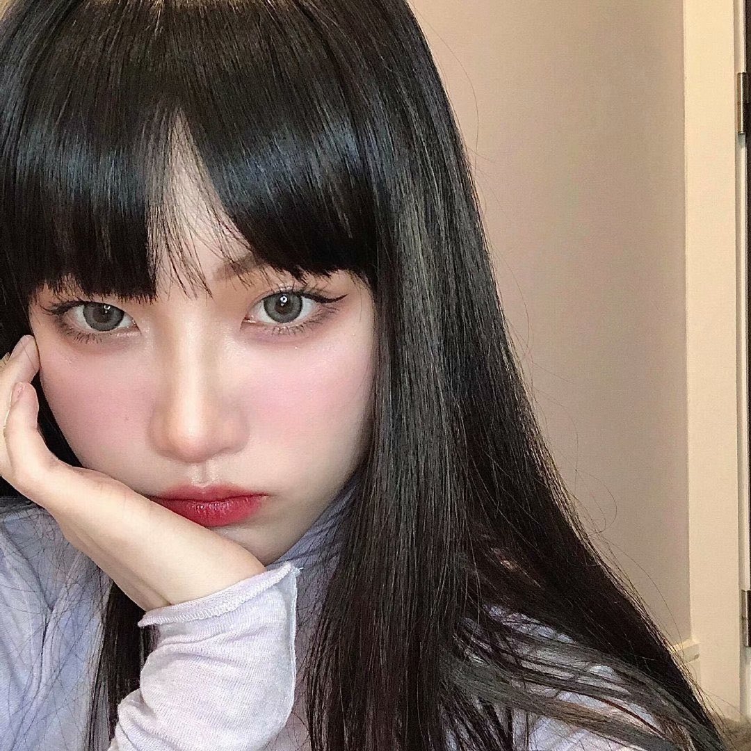 有点酷女孩头像