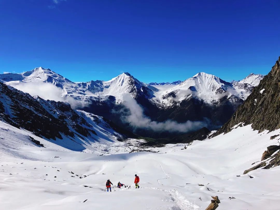 四姑娘山镇,四姑娘山景区,雪山,大峰,小金县