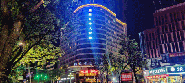 魏活动瑞贝卡大酒店啤酒龙虾美食节强势来袭