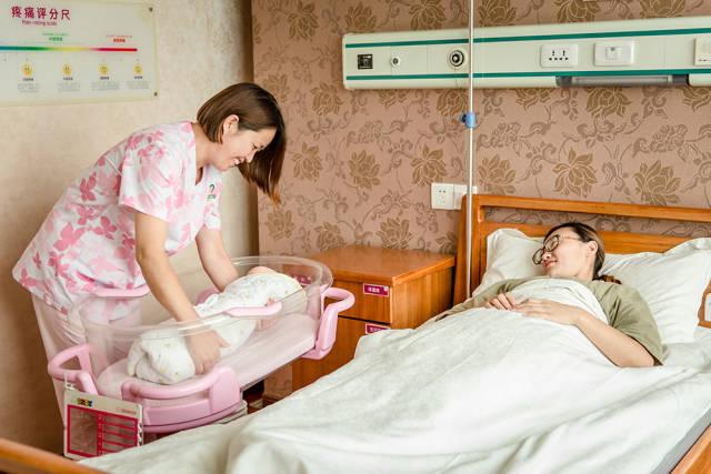 坐月子洗澡有讲究,过来宝妈:坚持这样洗,身体基本上不