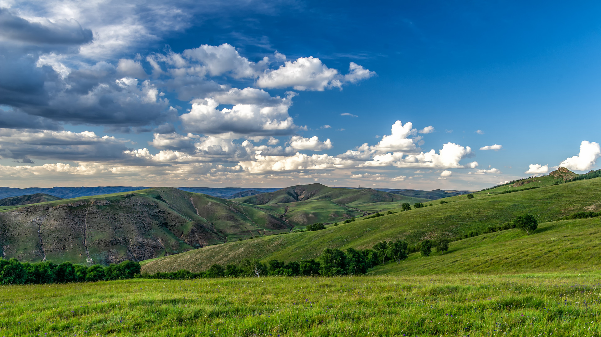 七月旅游去哪里:内蒙古作为大草原的天堂,这些理由让你无法拒绝!