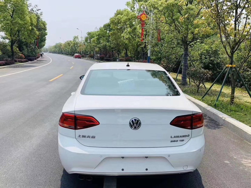 大众凌渡最美宽体轿跑