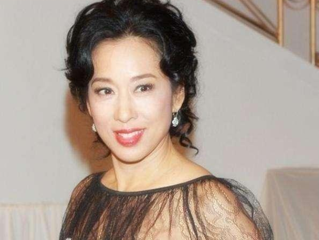 "最美港姐"朱玲玲:20岁嫁豪门47岁低调离婚,50岁再度寻得真爱