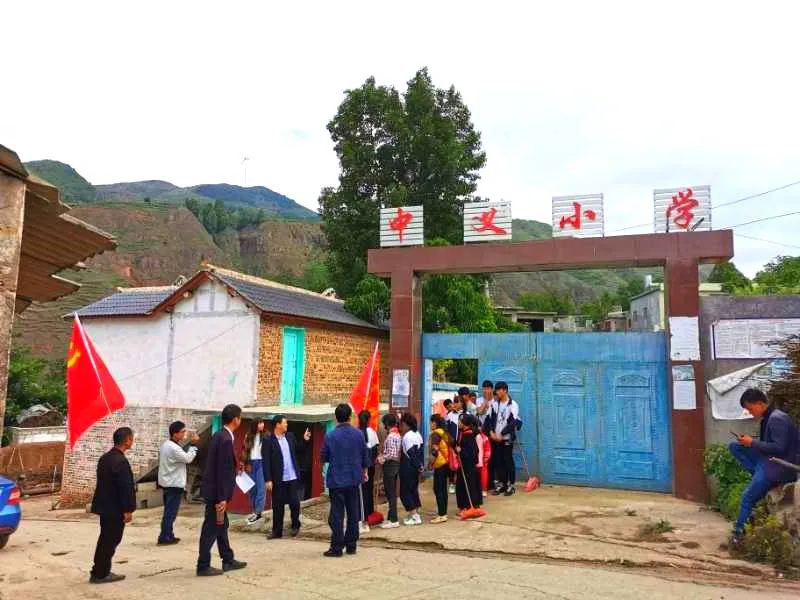 秀水镇:小手拉大手 文明家家有