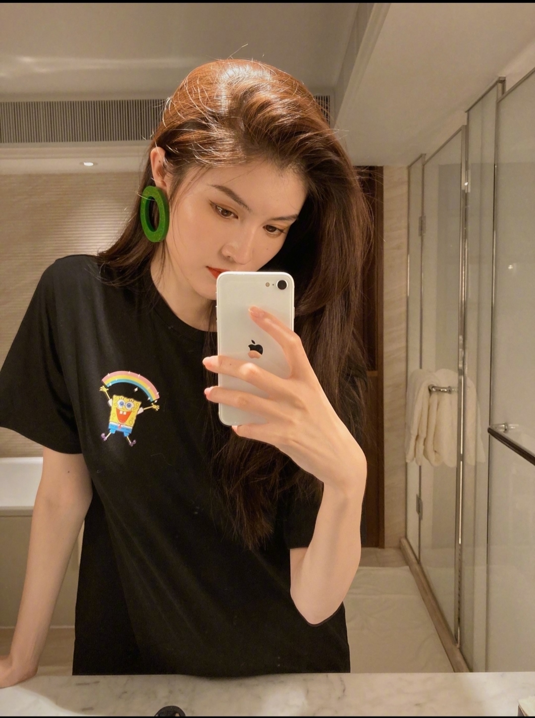 超模何穗终复出时装秀,身材样貌没变的她却秀让人看不