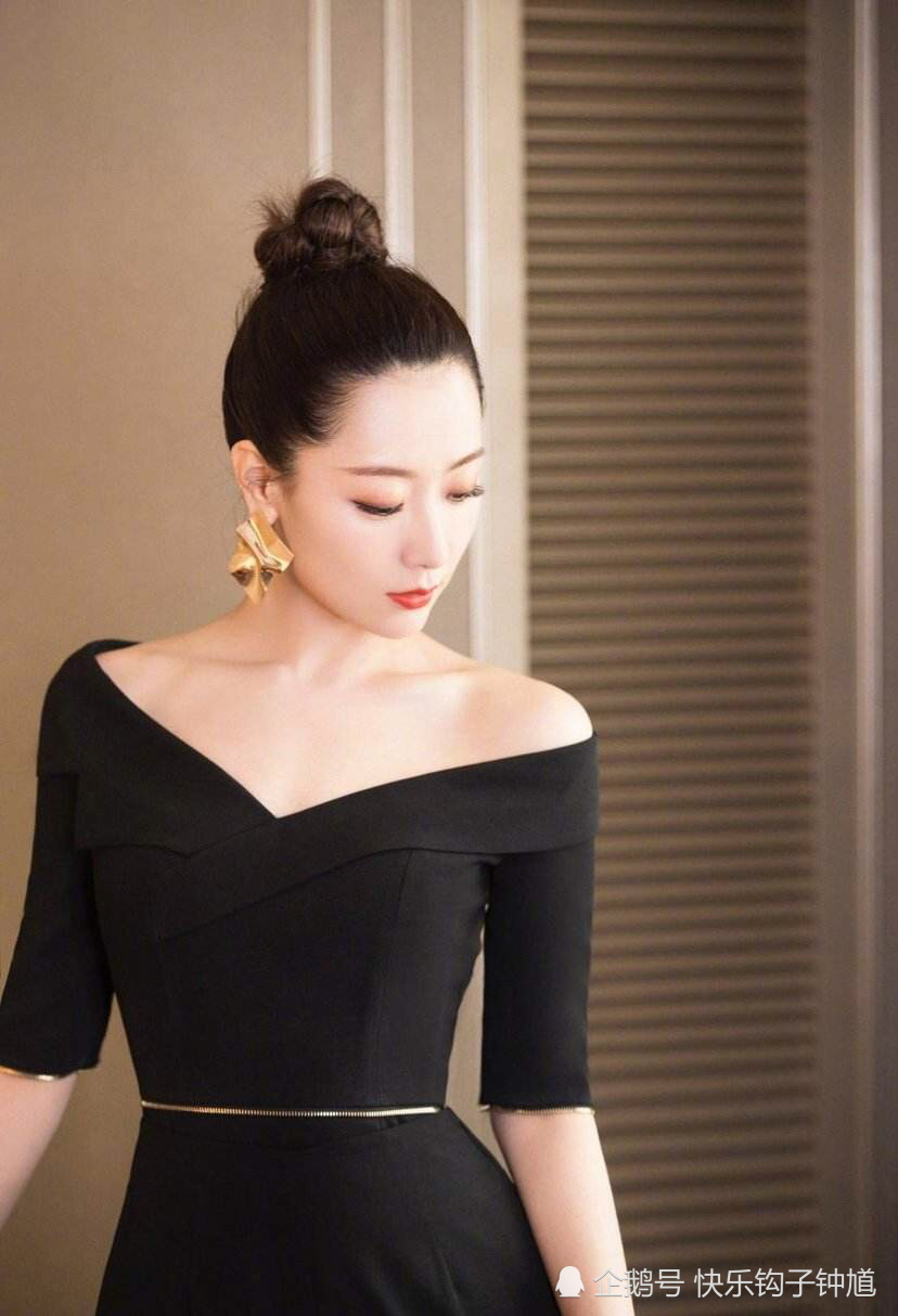 白冰写真:黑色连身裙显性感,明艳迷人