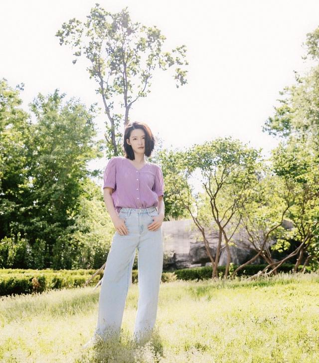 "晴格格"王艳私下似路人,t恤配阔腿裤真随性,却显得有