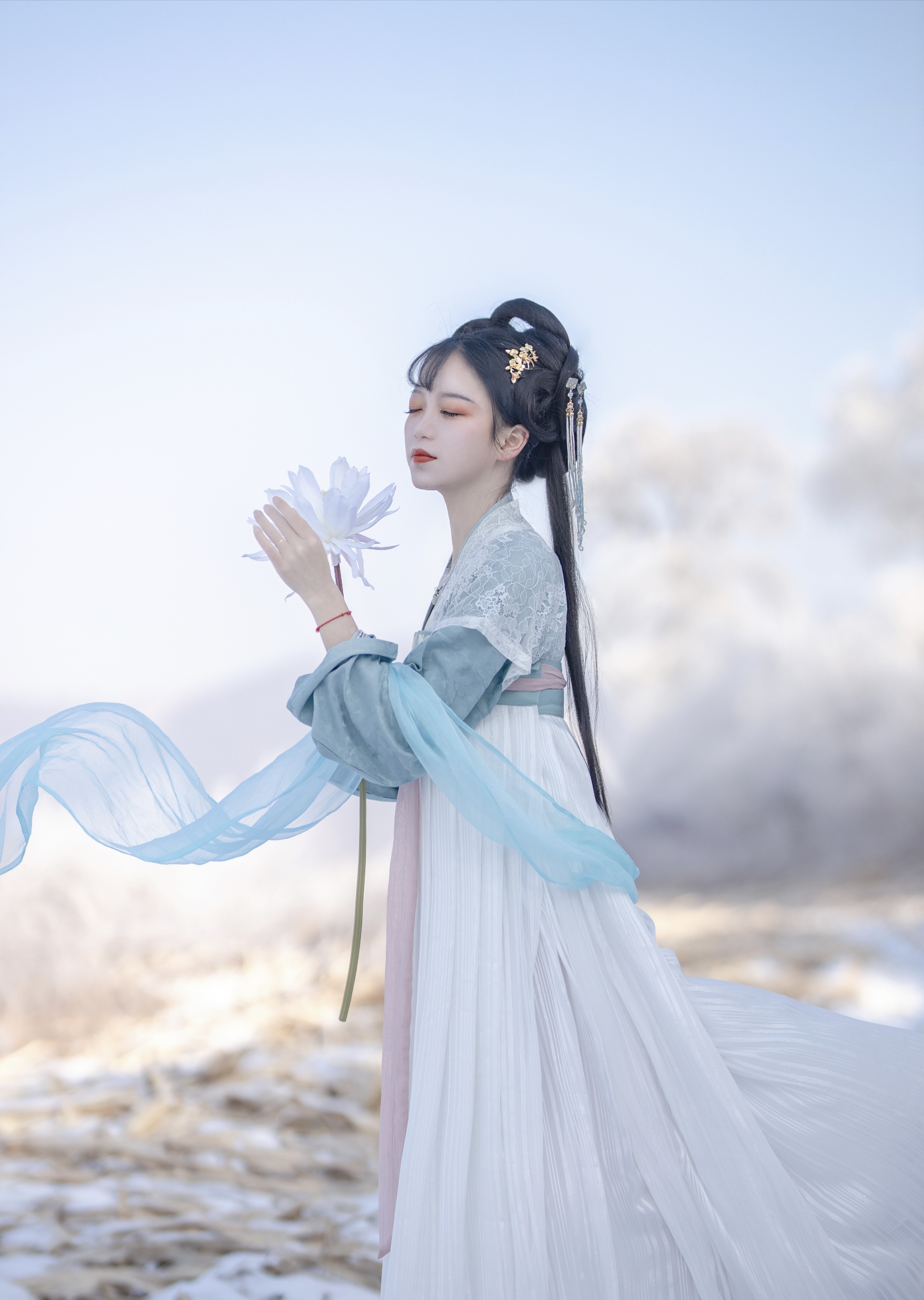 汉服元素:冰肌玉骨,雪中藏媚