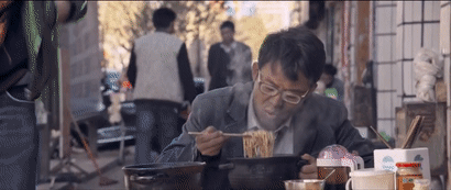 《追凶者也》好笑还是可悲?荒诞的背后逃不过一个