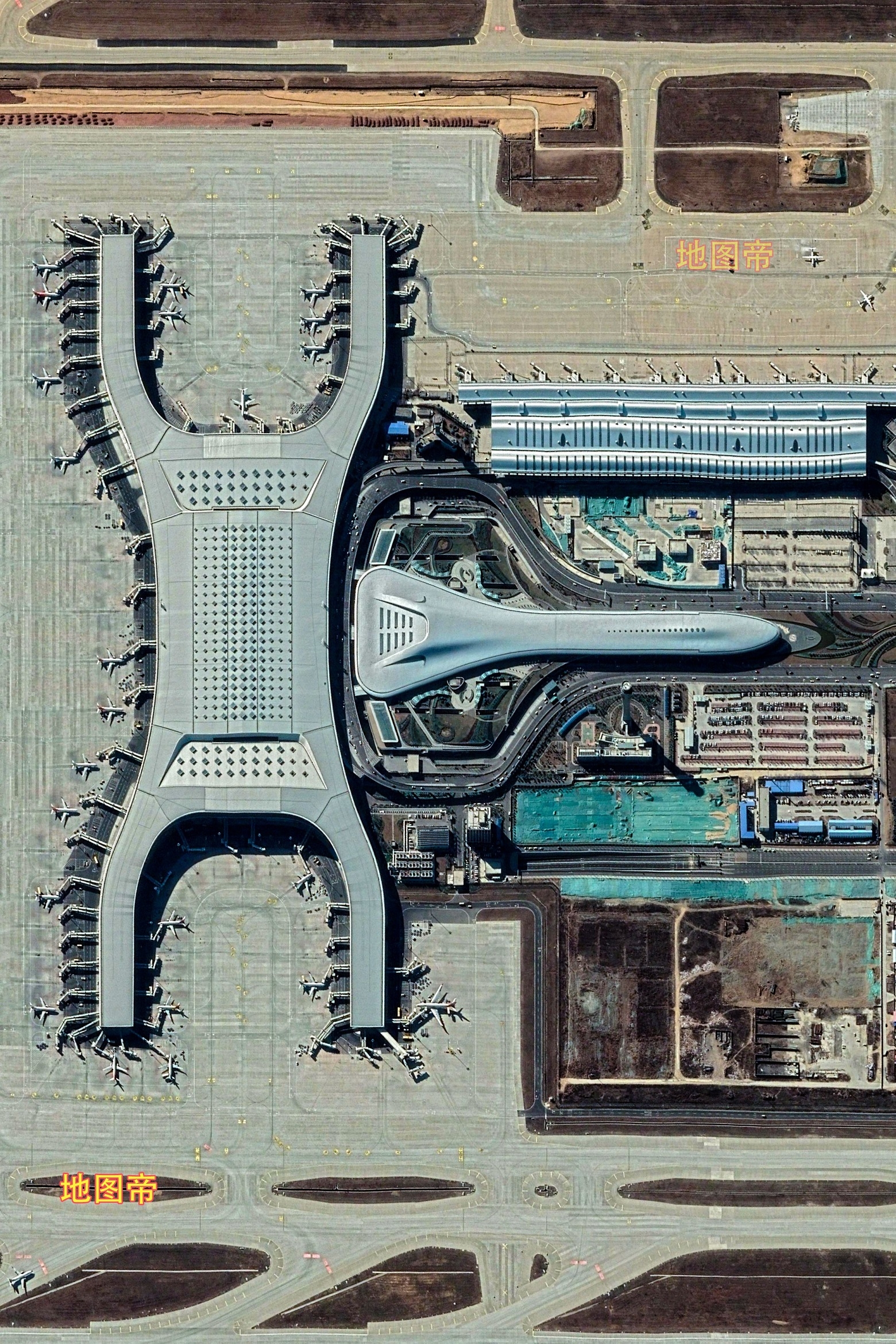 航拍郑州新郑国际机场,我国八大区域性枢纽机场之一