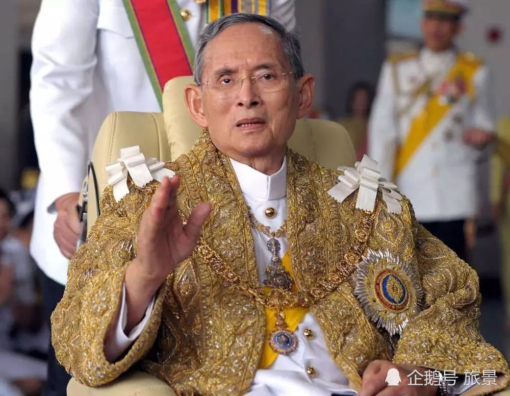 泰国国王出行时,国民都必须下跪,如果去泰国旅游碰见国王怎么办?
