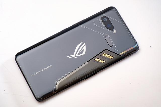 华硕rog游戏手机3曝光:骁龙865 16gb运存 5800mah!