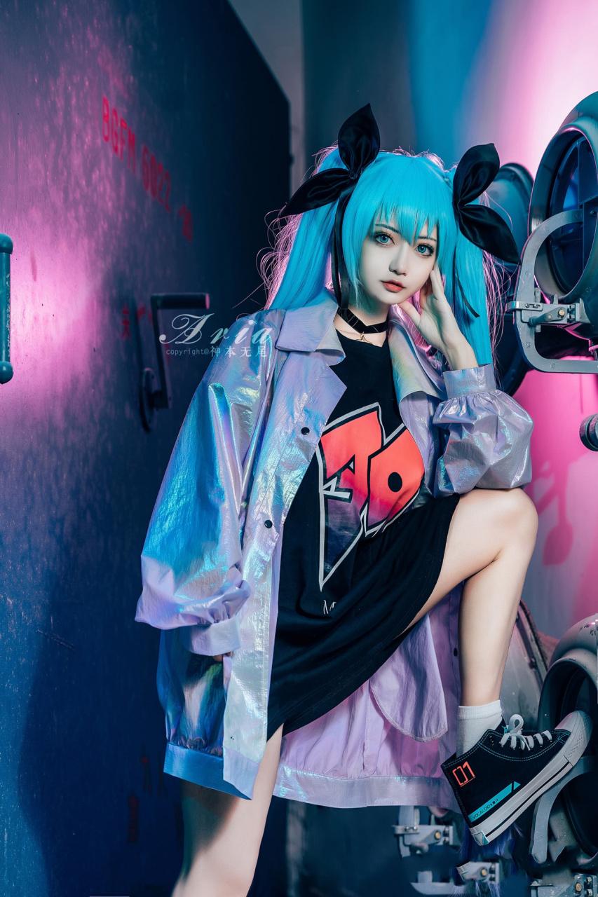初音未来,漫画中的人气歌手,超级美丽!
