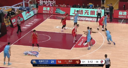 梦魇再现周琦又一次发球失误世界杯后这道坎过不去了吗