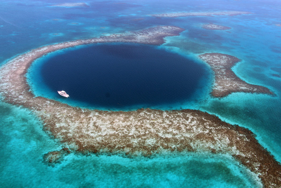 伯利兹"大蓝洞"( great blue hole)