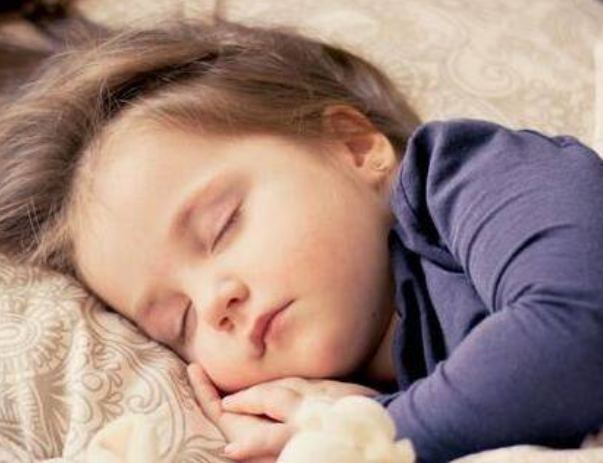 宝宝睡觉时有这3种行为,说明身体不舒服,父母一定要注意!