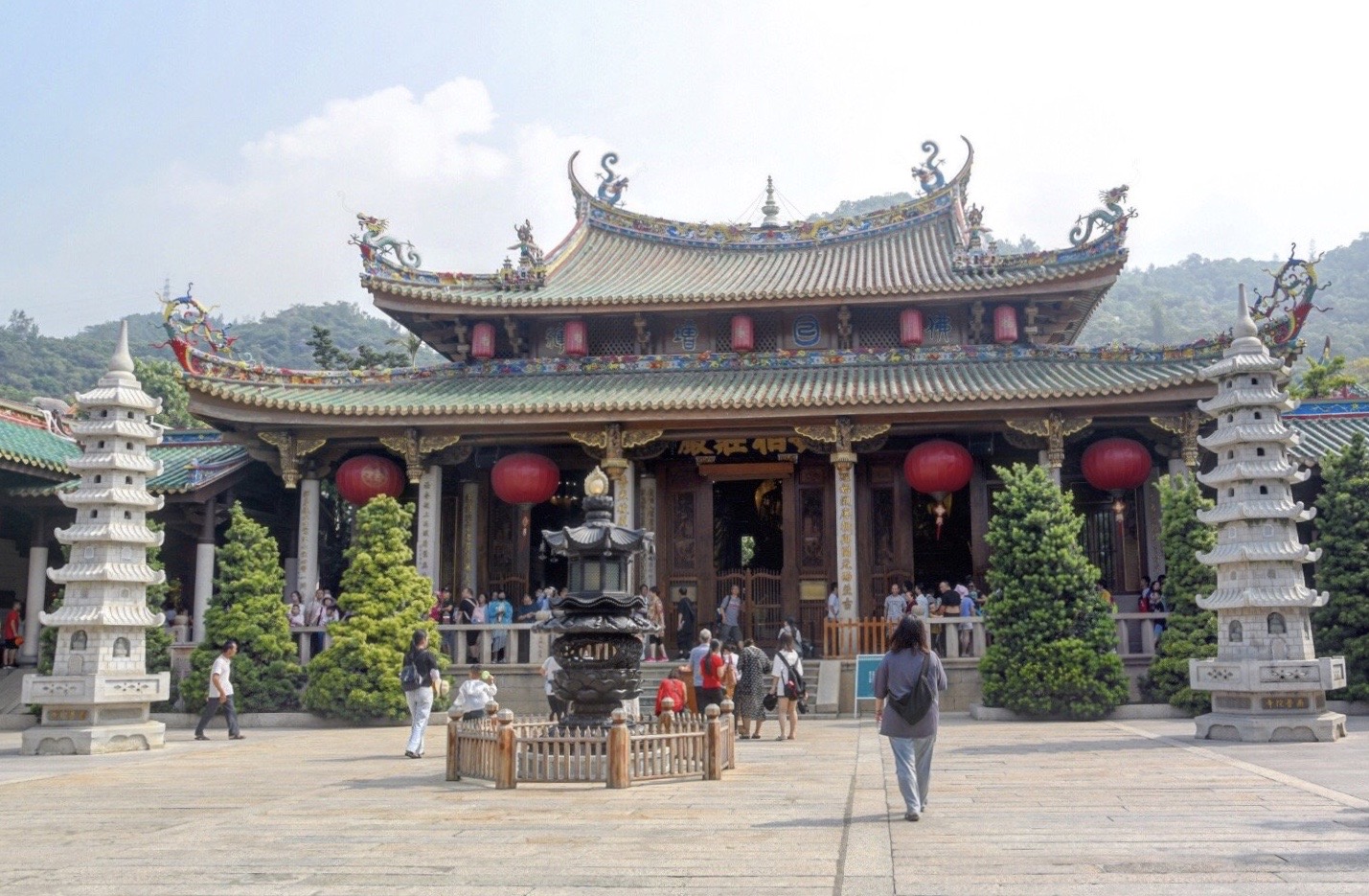 福建厦门这座千年古刹,不收门票还免费请香,游客:寺庙