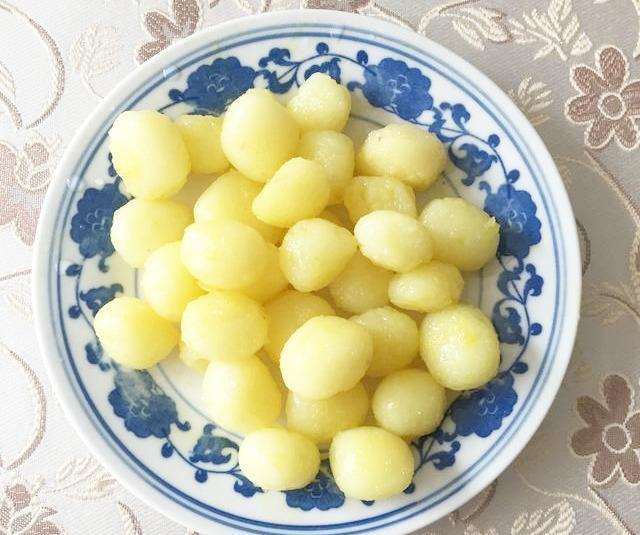 孩子们最爱的油炸土豆球,做法简单有窍门,外酥内嫩,香甜可口