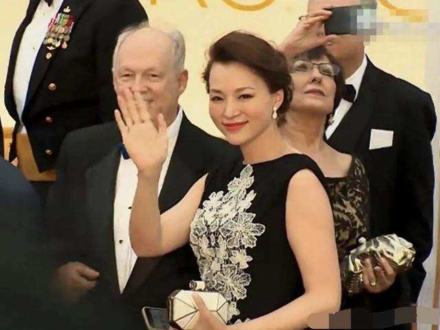 董卿身材,董卿气质,董卿穿搭