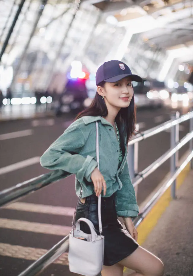 李沁,李沁私服,李沁穿搭,李沁时尚,庆余年