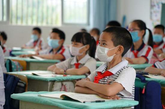 小学生考试"1.2 6.8=8"被打红叉,家长不服质问