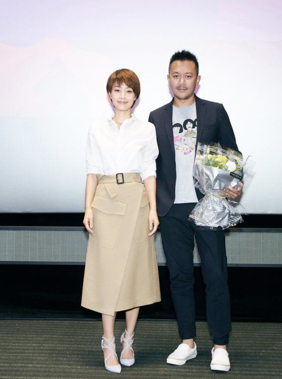 有种"离婚后"叫马伊琍,看起来年轻了10岁:全靠这几件衣服