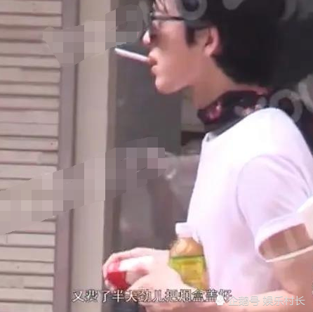 井柏然抽烟被拍,成唯一不受批评反获赞明星,个人简介中其实早有回应