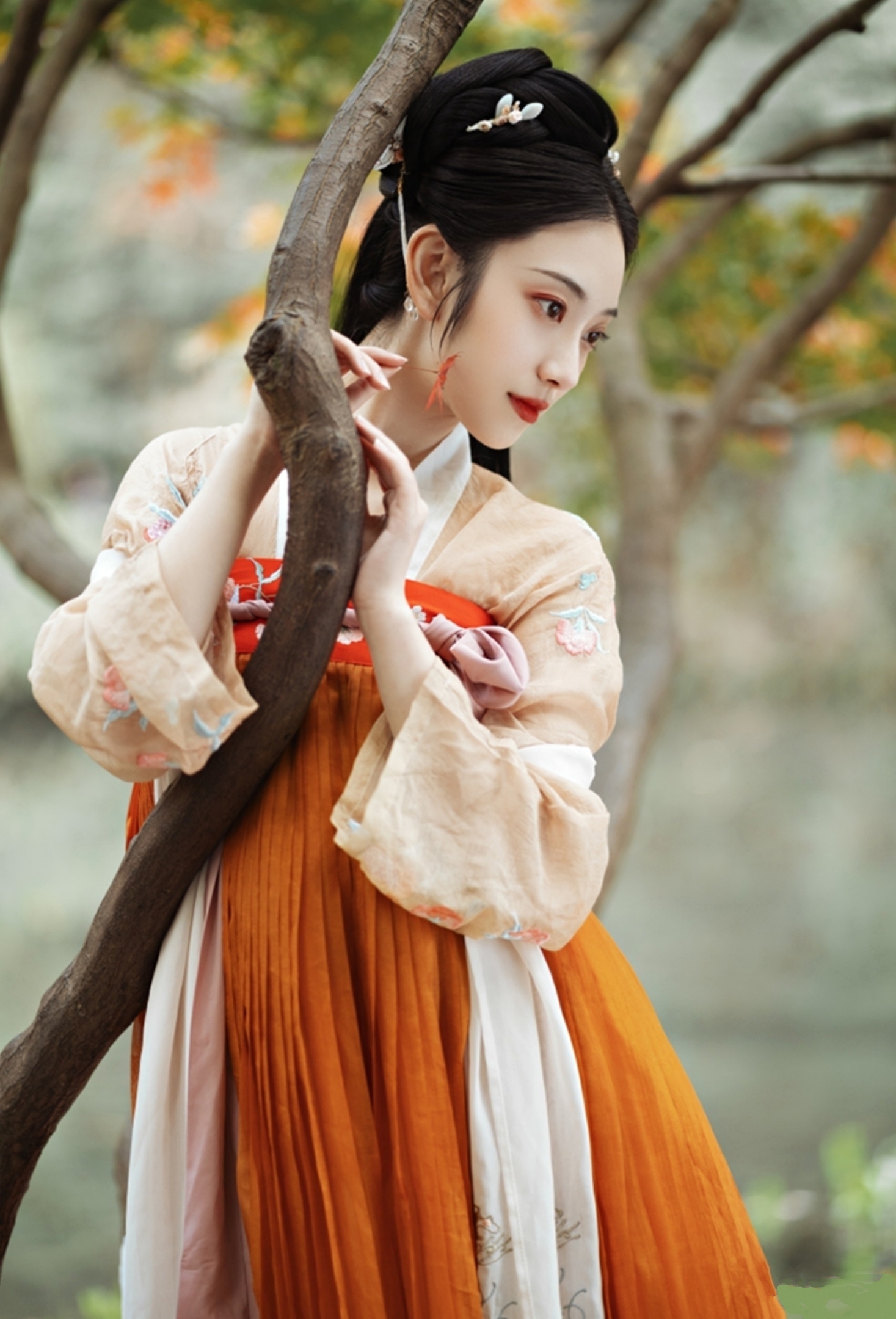 【汉服摄影】山高天远烟水寒,相思枫叶丹