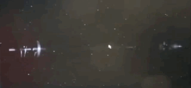 夺目光束就像一支离弦的箭一样,向浩瀚无边的宇宙尽头奔驰而去