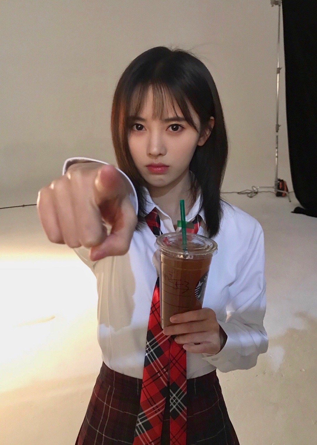 而q姐发现鞠婧祎穿制服的样子却特别漂亮,原因是什么呢?