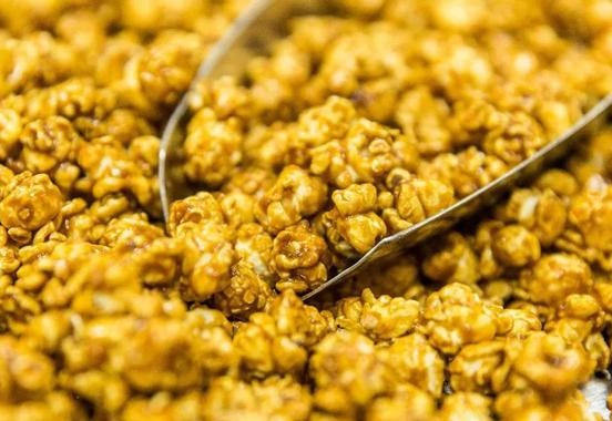 爆米花,柿饼,大白兔奶糖,老冰棍,麦乳精