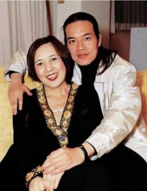 刘銮雄原配宝咏琴:女富豪,还是贤内助?