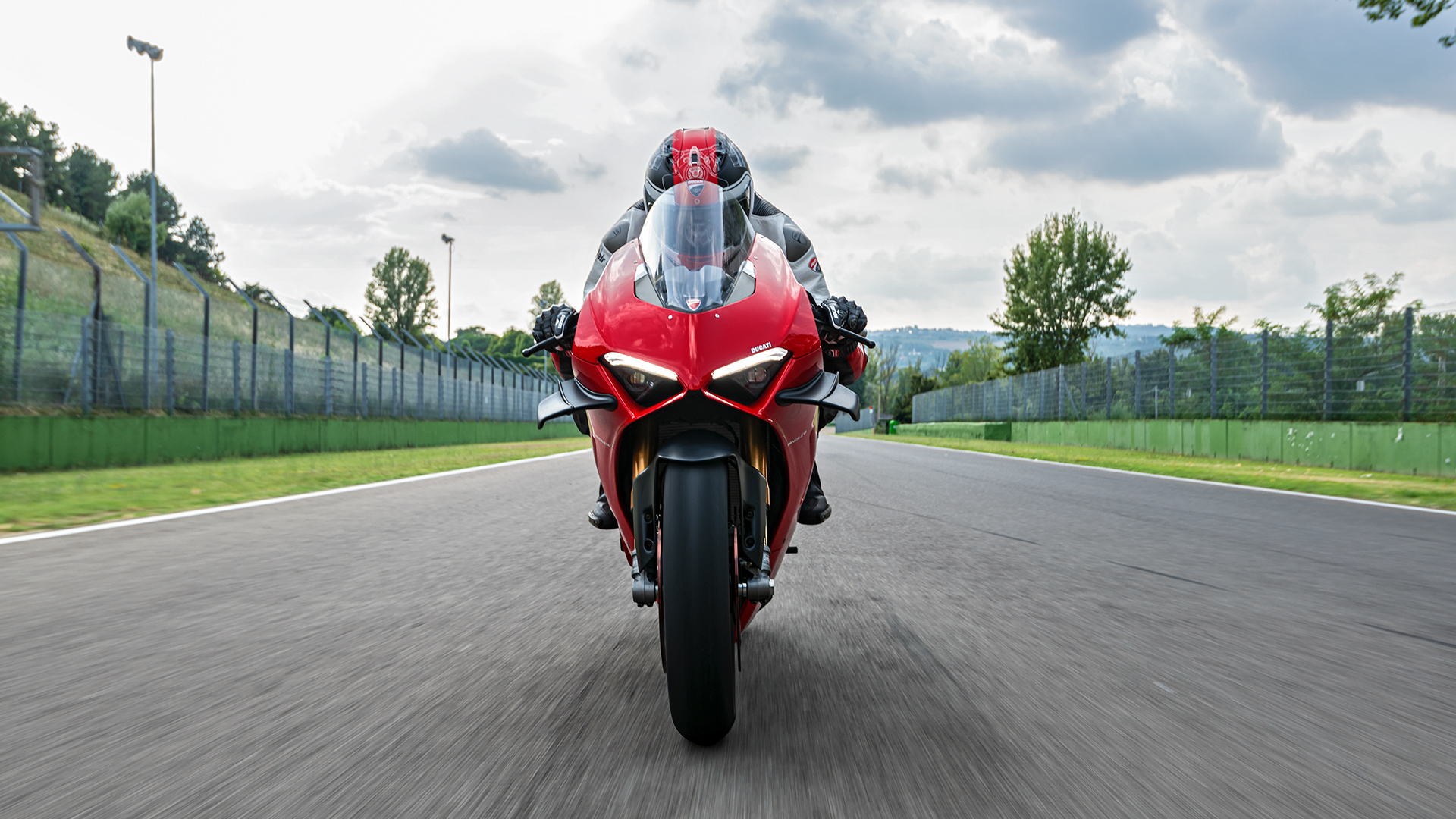 杜卡迪panigale v4/s国内上市 售价23.8万/29.8万