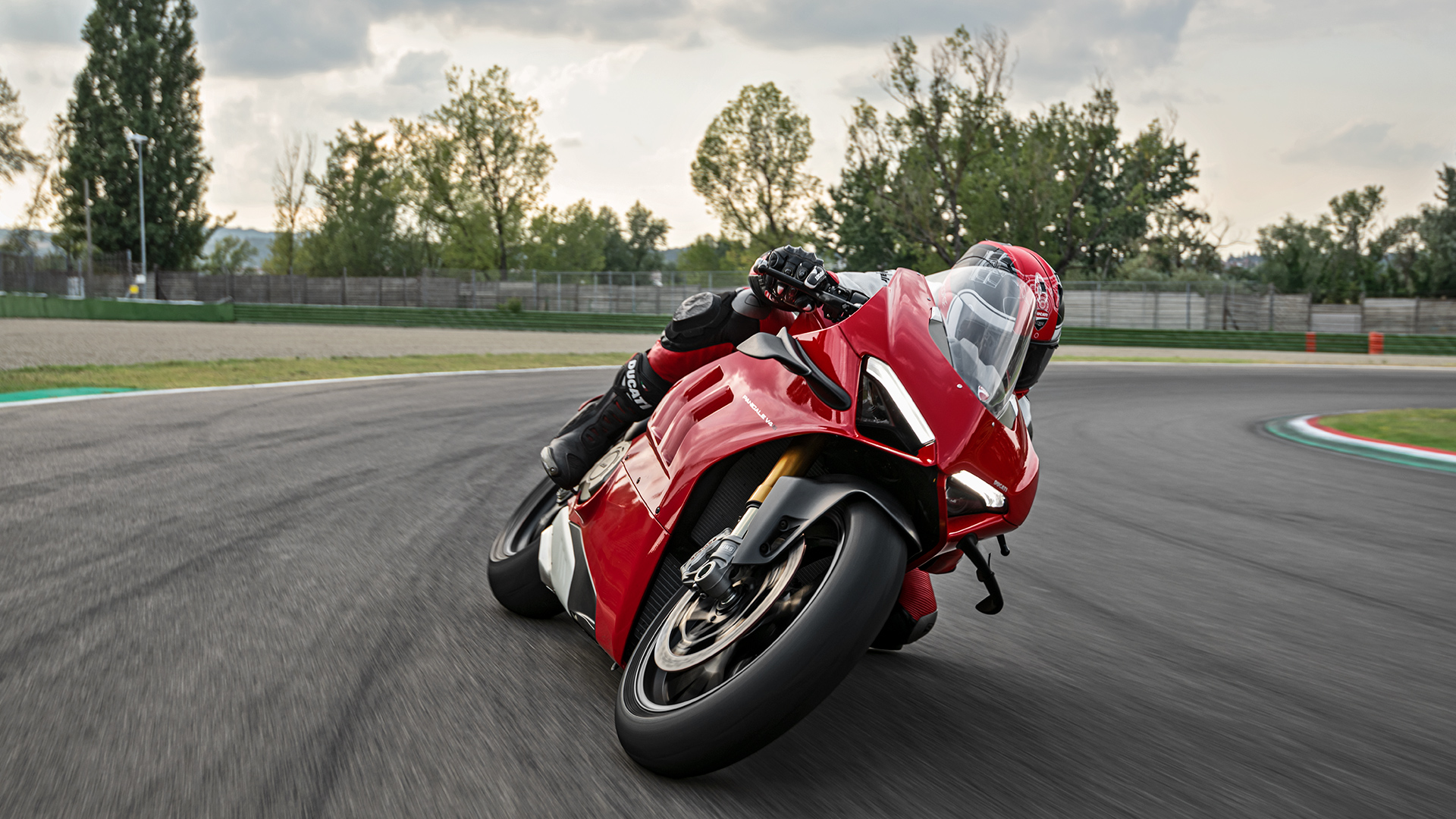 杜卡迪panigale v4/s国内上市 售价23.8万/29.8万