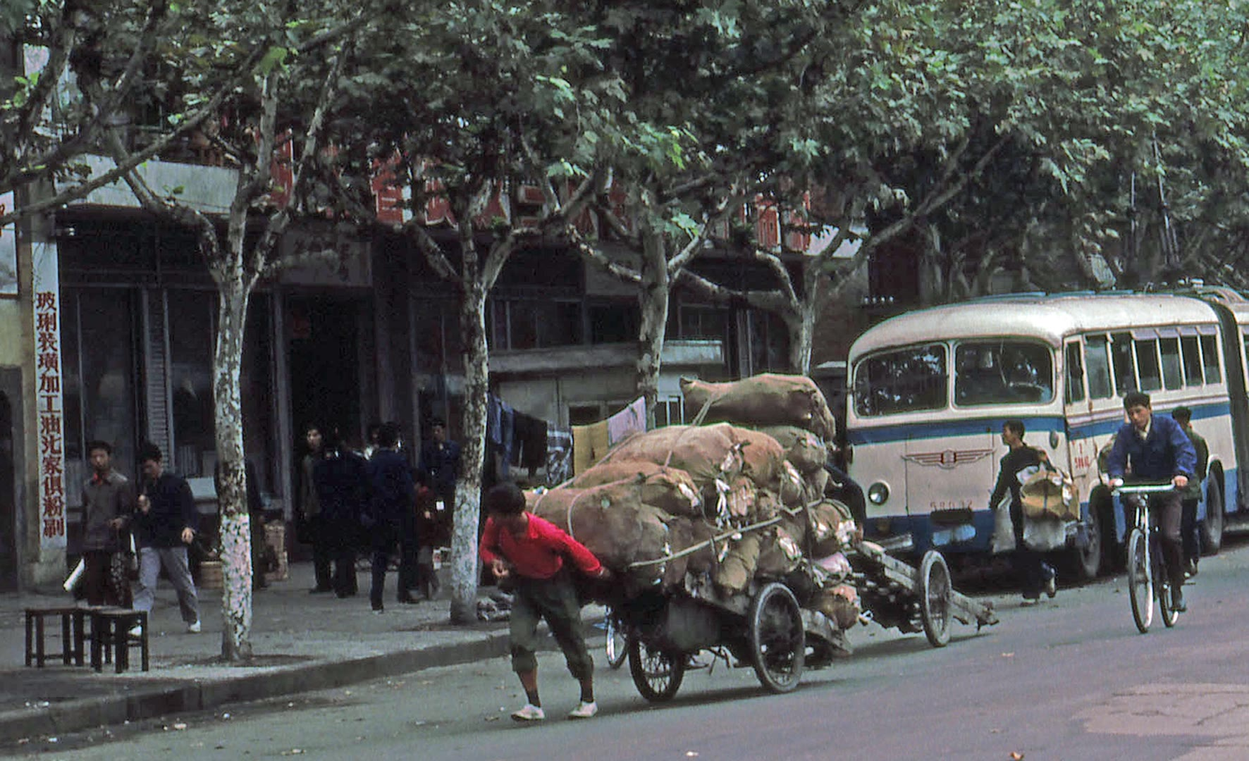 老照片:80年代的武汉生活旧影,满满的年代感,你有印象