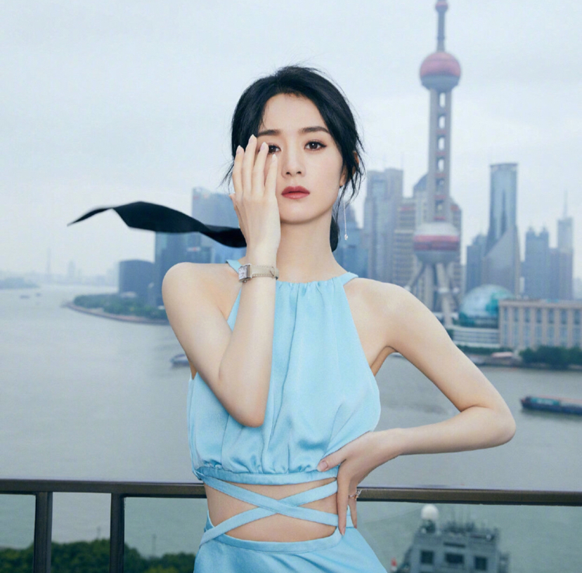 气质大方美女明星赵丽颖蓝色连衣裙魅力时尚写真